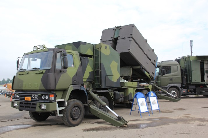 sisu_sk242_mto_85m_lippujuhlan_pc3a4ivc3a4_2013_3